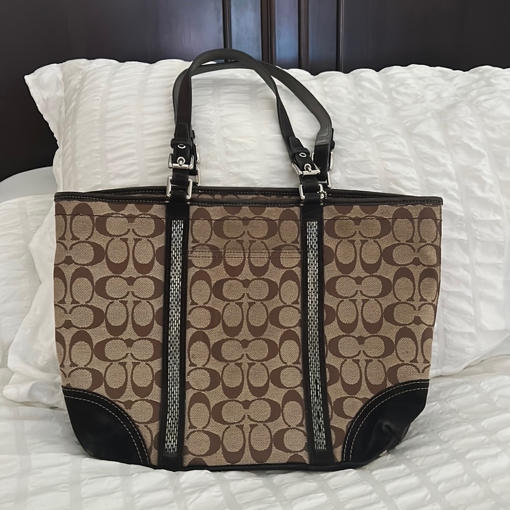 Authentic Coach Signature C Beaded Tote F05J-8K52